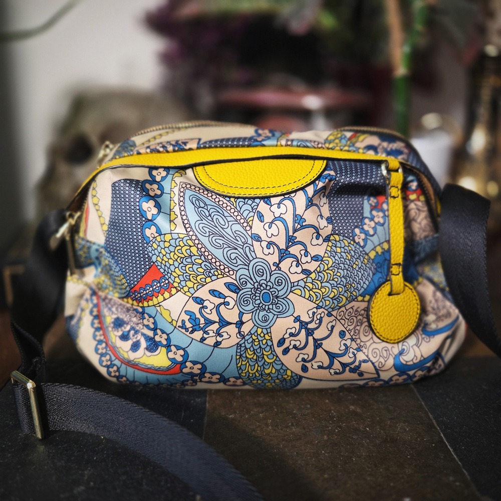 Forever Young Crossbody Bag‎ Purse Yellow Leather Trim Floral Print Blue Handbag